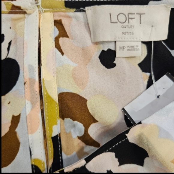 LOFT Blouse - Picture 8 of 9